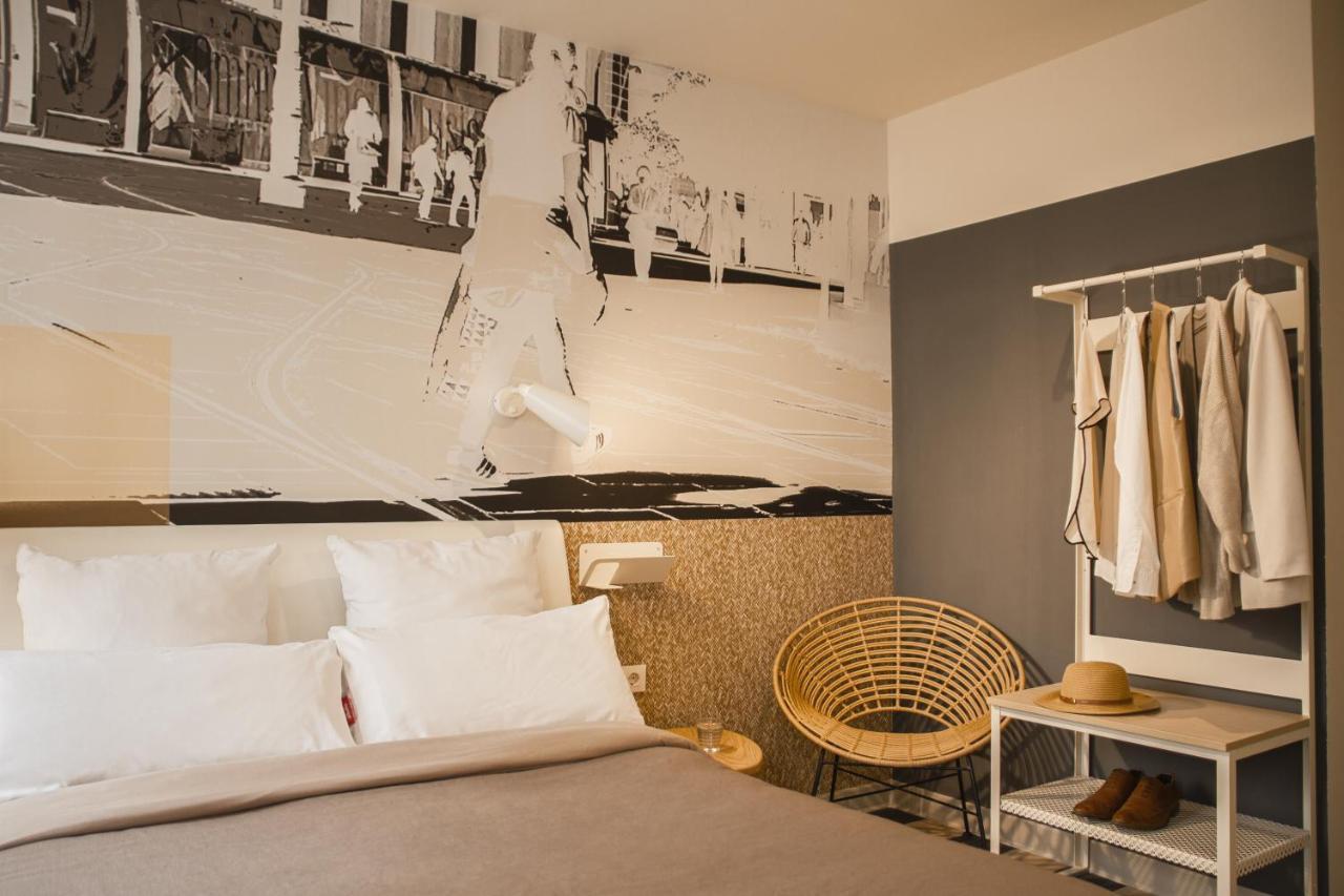 Room Select Tetuan Seville Exterior photo